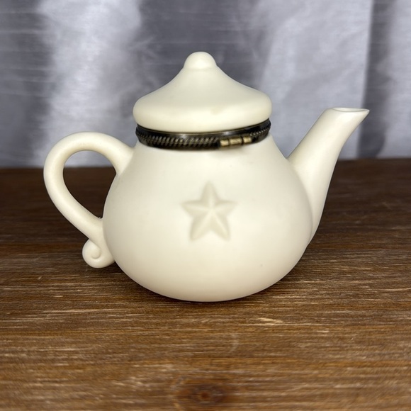 Dept 56 I’m A Little Teapot Bisque Porcelain Hinged Snowbaby Cherub Trinket Box - Picture 3 of 6